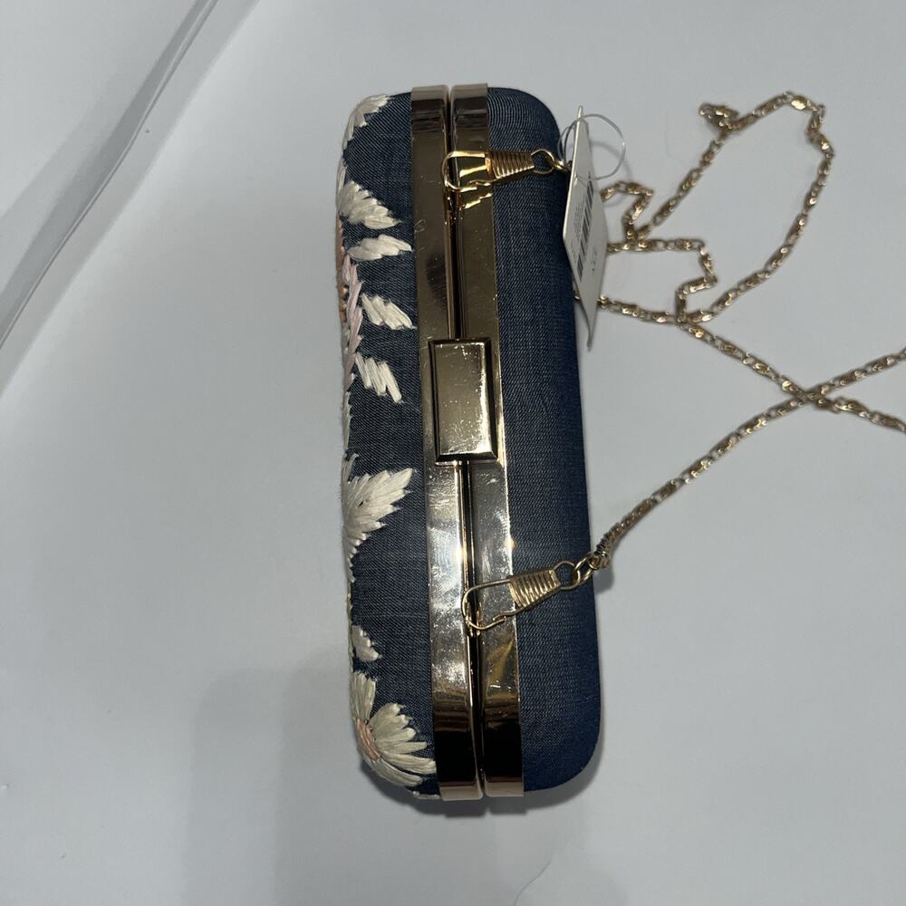 NWT Anthropologie Audra Embroidered Wildflower Clutch Bag Floral Purse Blue $68 - Picture 5 of 7